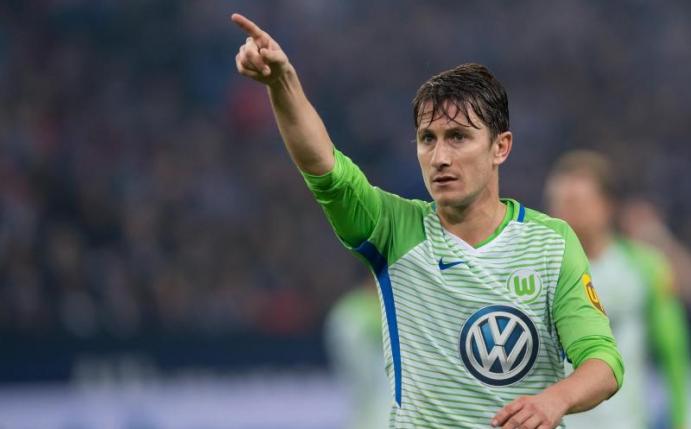 Paul Verhaegh trägt jetzt das Trikot des VfL Wolfsburg. Foto: Guido Kirchner