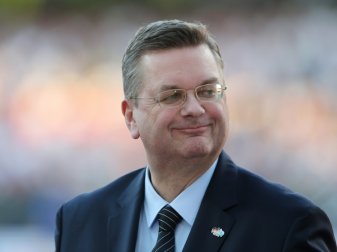 DFB-Präsident Grindel begrüßt Kongress DFB-Präsident Grindel begrüßt Kongress