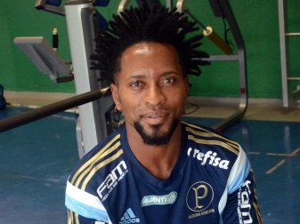 Der langjährige Bundesliga-Spieler Zé Roberto beendete seine Karriere. Foto: Georg Ismar Der langjährige Bundesliga-Spieler Zé Roberto beendete seine Karriere. Foto: Georg Ismar