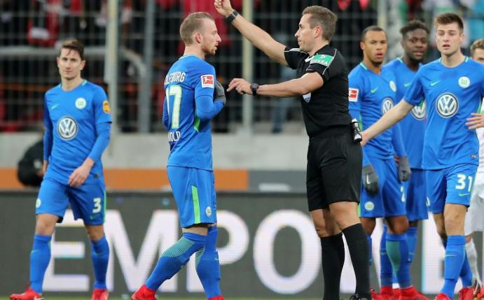 Maximilian Arnold ist fü ein Spiel gesperrt worden
