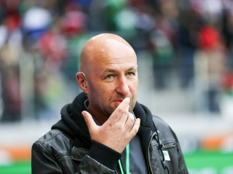 FCA-Boss Hofmann steht RB Leipzig kritisch gegenüber FCA-Boss Hofmann steht RB Leipzig kritisch gegenüber