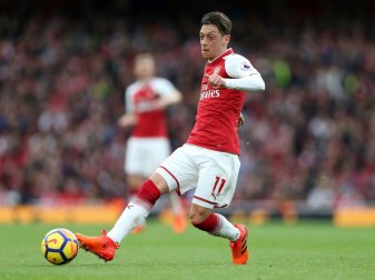 Mesut Özil überzeugt mit mit einem Tor und zwei Vorlagen Mesut Özil überzeugt mit mit einem Tor und zwei Vorlagen