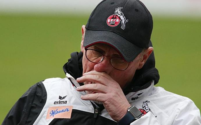 Kölns Trainer Peter Stöger trifft mit seinem Team auf den FC Schalke 04. Foto: Oliver Berg