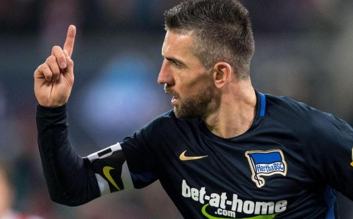 Hertha-Stürmer Vedad Ibisevic will auch gegen Frankfurt treffen. Foto: Marius Becker