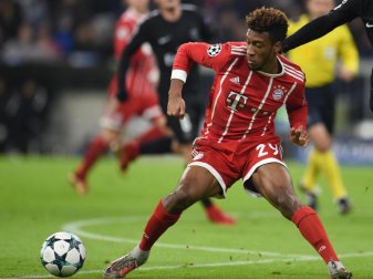 Kingsley Coman (l) zeigte zum Ende des Spiels gegen Paris Saint-Germain muskuläre Probleme. Foto: Sven Hoppe