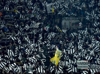 Fans von Juventus Turin bei Angriff verletzt