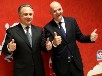 Die WM-Macher posieren gemeinsam: Der russische Vize-Ministerpräsident Witali Mutko (l) und FIFA-Präsident Gianni Infantino. Foto: Tatyana Zenkovich