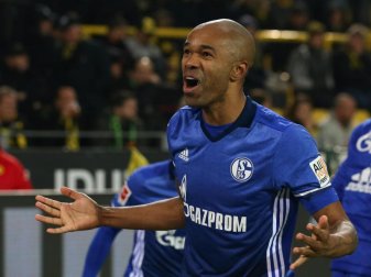 Naldo verlängert seinen Vertrag beim FC Schalke 04 bis 2019. Foto: Friso Gentsch
