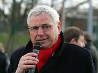 DFB verleiht Rothmund die Ehrenmitgliedschaft DFB verleiht Rothmund die Ehrenmitgliedschaft