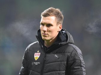 Kann der Kritik von Ex-Nationalspieler Mehmet Scholl nichts abgewinnen: Stuttgart-Coach Hannes Wolf. Foto: Carmen Jaspersen Kann der Kritik von Ex-Nationalspieler Mehmet Scholl nichts abgewinnen: Stuttgart-Coach Hannes Wolf. Foto: Carmen Jaspersen