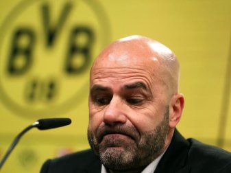 Trainer Peter Bosz steht nach Medieninformationen in Dortmund vor dem Aus. Foto: Ina Fassbender Trainer Peter Bosz steht nach Medieninformationen in Dortmund vor dem Aus. Foto: Ina Fassbender