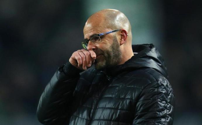 Peter Bosz musste nach der Niederlage gegen Bremen seinen Trainerposten bei Borussia Dortmund für Peter Stöger räumen. Foto: Ina Fassbender