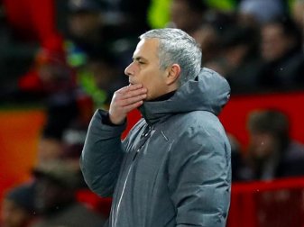 José Mourinho wurde laut britischen Medien von City-Spielern mit Milch und Wasser beworfen. Foto: Martin Rickett José Mourinho wurde laut britischen Medien von City-Spielern mit Milch und Wasser beworfen. Foto: Martin Rickett