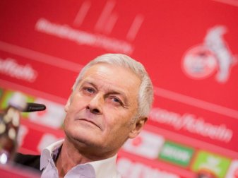 Der neue Sportchef Armin Veh rechnet mit dem Abstieg des 1. FC Köln. Foto: Rolf Vennenbernd Der neue Sportchef Armin Veh rechnet mit dem Abstieg des 1. FC Köln. Foto: Rolf Vennenbernd