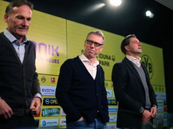 Peter Stöger wird am Dienstag in Mainz erstmals auf der BVB-Bank Platz nehmen. Foto: Ina Fassbender Peter Stöger wird am Dienstag in Mainz erstmals auf der BVB-Bank Platz nehmen. Foto: Ina Fassbender