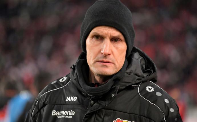 Kritischer Blick: Heiko Herrlich hat Respekt vor Werder