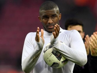 Hat seinen Ex-Club 1. FC Köln wegen dessen Personalpolitik kritisiert: Anthony Modeste Foto: Federico Gambarini Hat seinen Ex-Club 1. FC Köln wegen dessen Personalpolitik kritisiert: Anthony Modeste Foto: Federico Gambarini