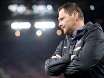 Herthas-Trainer Pal Dardai muss mit seinem Team in Leipzig antreten. Foto: Marius Becker Herthas-Trainer Pal Dardai muss mit seinem Team in Leipzig antreten. Foto: Marius Becker