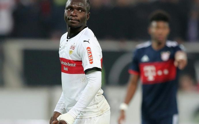 Akolo entschuldigt sich für seinen Elfmeter-Fehlschuss
