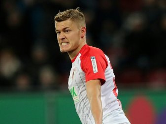 Erzielte einen Dreierpack: Augsburgs Finnbogason Erzielte einen Dreierpack: Augsburgs Finnbogason