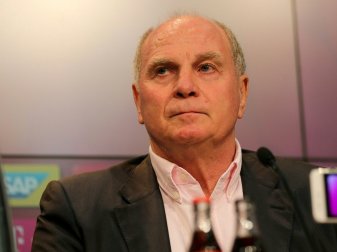 Macht sich für Beckenbauer stark: Uli Hoeneß Macht sich für Beckenbauer stark: Uli Hoeneß