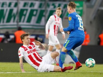 Birk Risa gab gegen Wolfsburg sein Startelfdebüt für Köln. Foto: Roland Weihrauch Birk Risa gab gegen Wolfsburg sein Startelfdebüt für Köln. Foto: Roland Weihrauch
