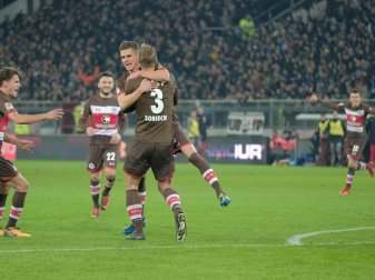 2:1 gegen Bochum: Großer Jubel bei den Hamburgern