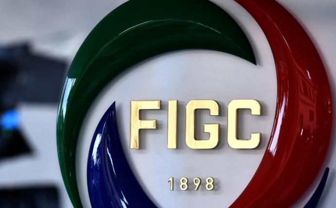 Der italienische Fußballverband schult Video-Referees