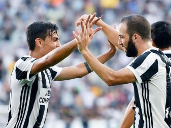 Gonzalo Higuain (l) und Paulo Dybala haben Juventus Turin gegen Genua zum Sieg geführt. Foto: Alessandro Di Marco Gonzalo Higuain (l) und Paulo Dybala haben Juventus Turin gegen Genua zum Sieg geführt. Foto: Alessandro Di Marco