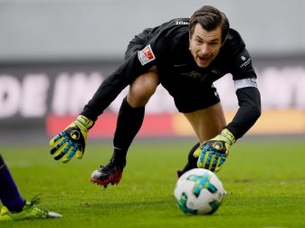 Hat sich langfristig an Erzgebirge Aue gebunden: Torwart Martin Männel. Foto: Monika Skolimowska Hat sich langfristig an Erzgebirge Aue gebunden: Torwart Martin Männel. Foto: Monika Skolimowska