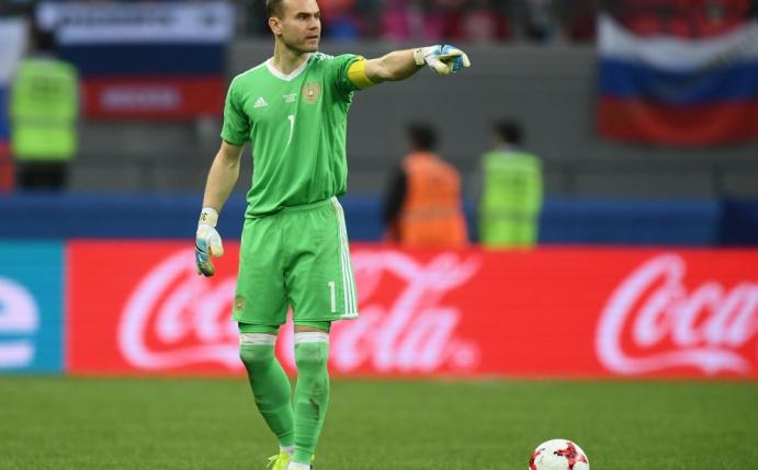 Igor Akinfejew und Russland testen gegen Österreich