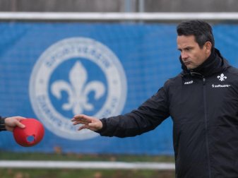 Dirk Schuster ist wieder der Trainer des SV Darmstadt 98. Foto: Frank Rumpenhorst Dirk Schuster ist wieder der Trainer des SV Darmstadt 98. Foto: Frank Rumpenhorst