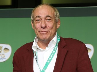 Peter Fischer distanziert seine Eintracht von der AfD Peter Fischer distanziert seine Eintracht von der AfD