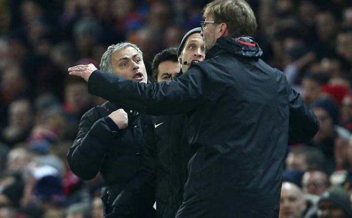Mourinho (l.) stichelt gegen Klopp (r.)