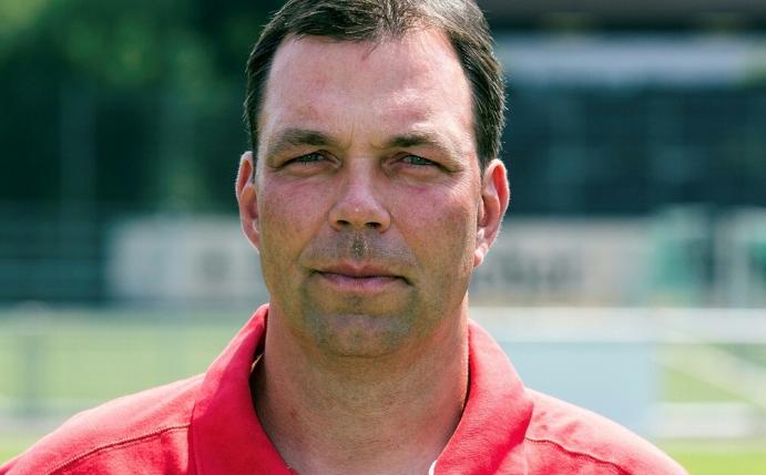 Andreas Menger als Torwarttrainer in Köln im Gespräch