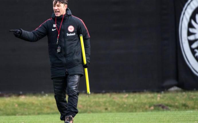 Frankfurts Chef-Trainer Niko Kovac ist mit rund 30 Spielern ins Trainingslager nach Spanien gefahren. Foto: Andreas Arnold