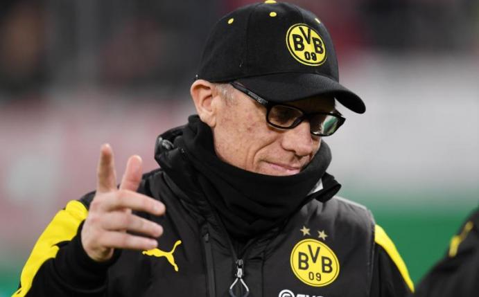 Dortmunds neuer Trainer Peter Stöger hat die Mannschaft wieder auf Kurs gebracht. Foto: Tobias Hase