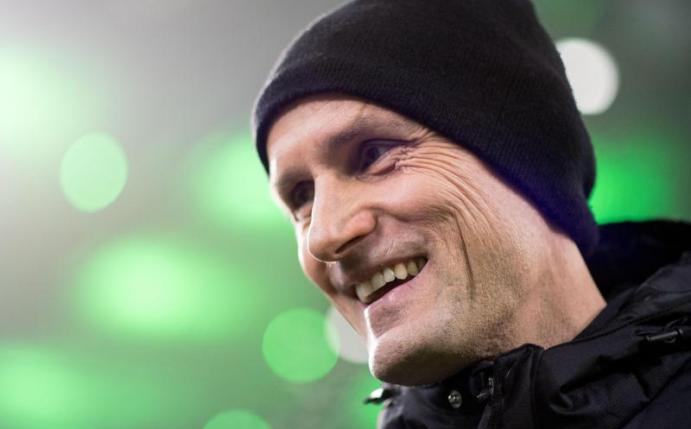 Hat seinem Südamerika-Trio einen Tag länger Urlaub gewährt: Leverkusen-Coach Heiko Herrlich. Foto: Marius Becker