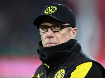 Dortmunds Trainer Peter Stöger will das Trainingslager dazu nutzen dem Team seine Fußball-Philosophie zu vermitteln. Foto: Tobias Hase