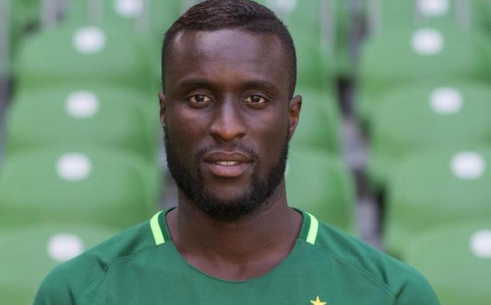 Lamine Sané hat sich bei der Anreise zum Trainingslager der Bremer verspätet. Foto: Jörg Sarbach