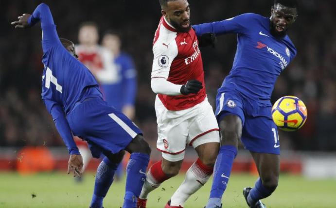 In einer turbulenten Partie trennten sich der FC Arsenal und der FC Chelsea mit 2:2. Foto: Frank Augstein