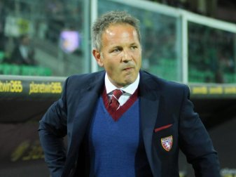 Sinisa Mihajlovic wurde überraschend als Trainer beim FC Turin geschasst. Foto: Mike Palazzotto Sinisa Mihajlovic wurde überraschend als Trainer beim FC Turin geschasst. Foto: Mike Palazzotto