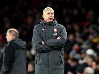 Arsenal-Coach Arsène Wenger droht in der englischen Premier League doppelter Ärger. Foto: Joe Giddens Arsenal-Coach Arsène Wenger droht in der englischen Premier League doppelter Ärger. Foto: Joe Giddens
