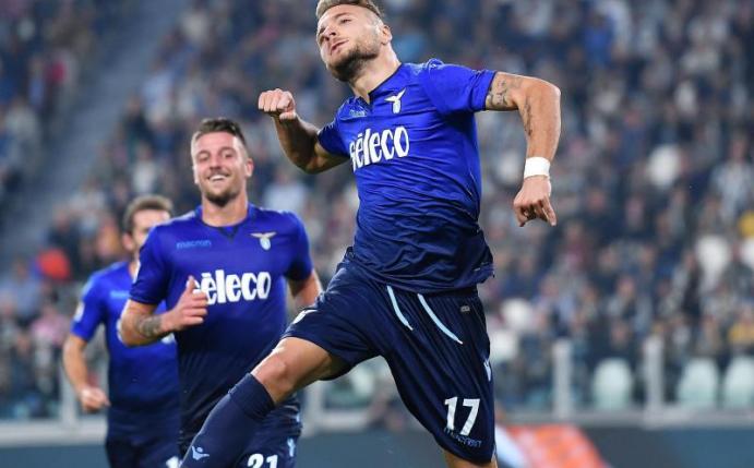 Lazios Ciro Immobile (r) hat im Auswärtsspiel bei SPAL vier Treffer erzielt. Foto: Alessandro Di Marco