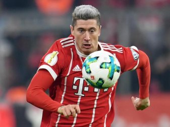 Bayern-Stürmer Robert Lewandowski bekommt Anerkennung durch die Bundesligaprofis. Foto: Tobias Hase Bayern-Stürmer Robert Lewandowski bekommt Anerkennung durch die Bundesligaprofis. Foto: Tobias Hase