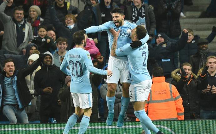 Später Siegtreffer: Aguero (M.) jubelt mit ManCity