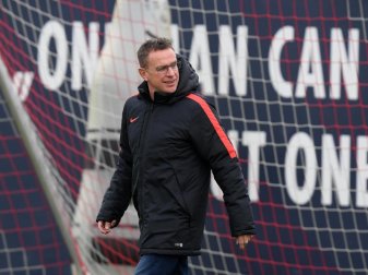 Ralf Rangnick setzt das Leipziger Team unter Druck. Foto: Hendrik Schmidt Ralf Rangnick setzt das Leipziger Team unter Druck. Foto: Hendrik Schmidt