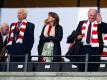 Edmund Stoiber (l.) auf der FCB-Ehrentribüne