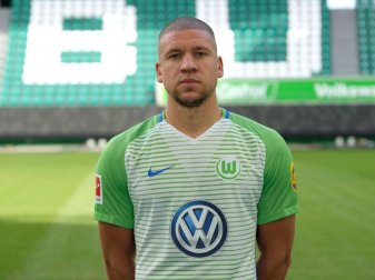 Wolfsburgs Jeffrey Bruma musste das Training abbrechen. Ein Einsatz zum Rückrundenstart ist fraglich. Foto: Peter Steffen Wolfsburgs Jeffrey Bruma musste das Training abbrechen. Ein Einsatz zum Rückrundenstart ist fraglich. Foto: Peter Steffen
