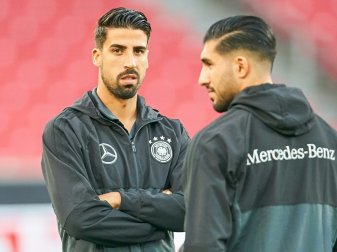 Khedira (l.) legt ein gutes Wort für Can (r.) ein Khedira (l.) legt ein gutes Wort für Can (r.) ein
